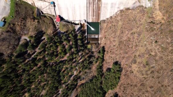 スペインのラ リオハにあるダムと水力発電所の空中観測 高品質の4K映像 — ストック動画