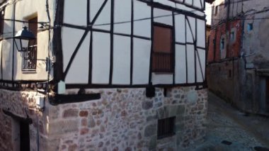 Ortaçağ köyü Poza de la Sal, Burgos, Kastilya ve Leon, İspanya. Yüksek kalite 4k görüntü