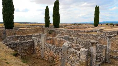 Burgos, Kastilya ve Leon 'daki eski Roma kolonisi Clunia Sulpicia' nın kalıntıları. Yüksek kalite 4k görüntü