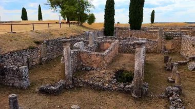 Burgos, Kastilya ve Leon 'daki eski Roma kolonisi Clunia Sulpicia' nın kalıntıları. Yüksek kalite 4k görüntü