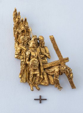 Breclav, Çek Cumhuriyeti - 1 Temmuz 2025, St. Wenceslas Kilisesi. Haç İstasyonları, Güney Moravya, Breclav 'daki St. Wenceslas Kilisesi' nin modern tasarımı.