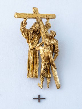 Breclav, Çek Cumhuriyeti - 1 Temmuz 2025, St. Wenceslas Kilisesi. Haç İstasyonları, Güney Moravya, Breclav 'daki St. Wenceslas Kilisesi' nin modern tasarımı.