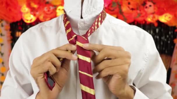 Corbata Anudada Traje Halloween Decoración Fiesta Oscura Hombre Camisa Blanca — Vídeos de Stock