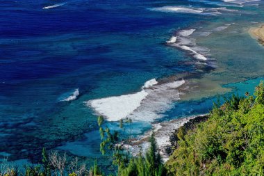 NaPali Coast State Park, ABD 'nin Hawaii eyaletinde, Kauai' nin kuzeybatı yakasında, Hawaii 'nin en eski ikinci adasıdır.