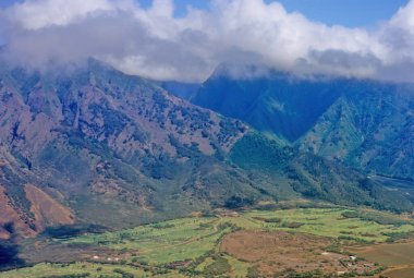 Maui Hawaiian, Hawaii eyaletinin en büyük ikinci adasıdır.