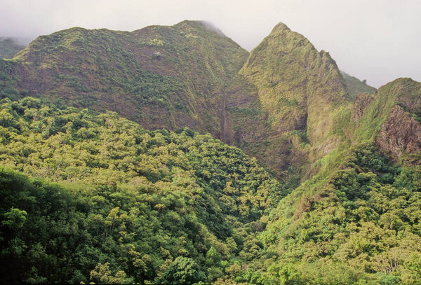 ao Valley is a lush, stream-cut valley in West Maui, Hawaii, located 3.1 miles west of Wailuku. Because of its natural environment and history, it has become a tourist location.