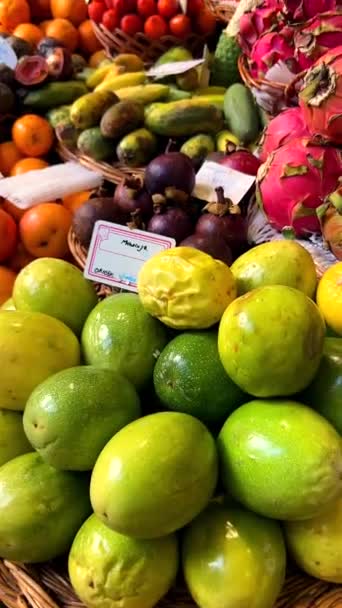 Levendige Video Die Levendige Sfeer Vangt Van Een Drukke Fruitmarkt — Stockvideo