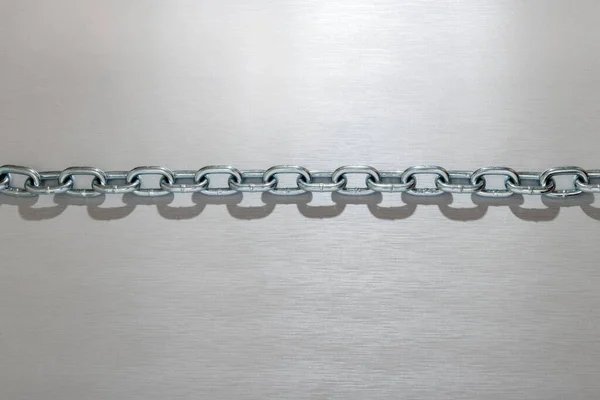 Vista Superior Corrente Metal Brilhante Com Anéis Prata Forma Redonda — Fotografia de Stock