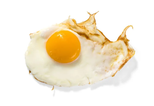 Apetyczna Porcja Smażonego Jaja Kurzego Płynnym Żółtkiem Wyizolowanym Białym Tle — Zdjęcie stockowe