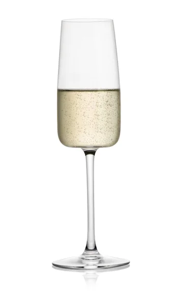 透明杯子 装有香槟酒精饮料 在工作室的白色背景下分离 — 图库照片