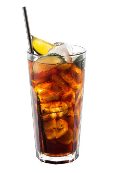 Cuba Libre Cocktail Bestehend Aus Rum Cola Eiswürfeln Und Zitronenscheiben — Stockfoto