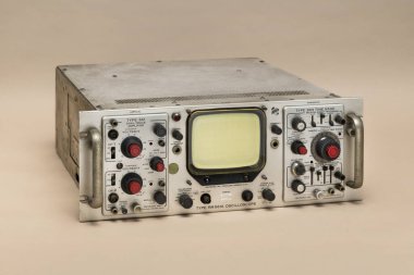 Pavia, Lombardy, İtalya - 22 Temmuz 2025: Tektronix Type RM 561A Oscilloscope from 1962 at Ctrl + Alt Museum..