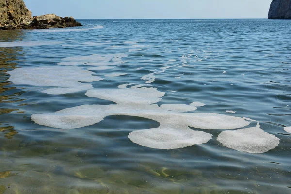 Wypłukiwanie Morza Duże Plamy Śluzówki Powierzchni Wody Morze Śródziemne — Zdjęcie stockowe