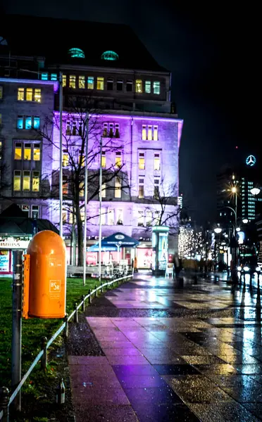 Şehirde Noel ışıkları