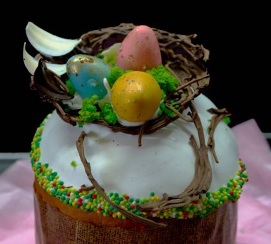 Paskalya tatili için yumurta ve fırında paşa.                               