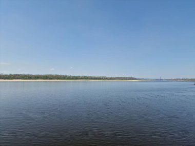 Baharda Ukrayna 'daki Dinyeper Sahili