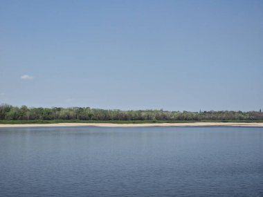 Baharda Ukrayna 'daki Dinyeper Sahili