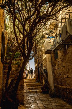 Tel Aviv, İsrail. 12 Ocak 2019. Antik Jaffa şehrinin dar taş sokakları.