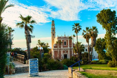 Tel Aviv, İsrail. 12 Ocak 2019. Antik Tel Aviv şehrinin dar taş sokakları.