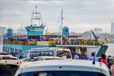 DIani Mombasa Kenya 18 oktober 2019 .big ferry across the river in Diani Mombasa with cars and people