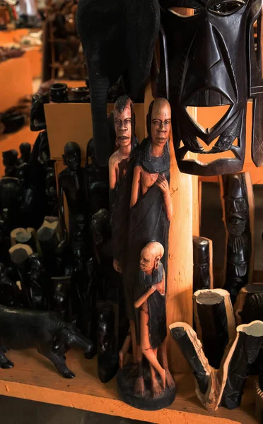 Playa Diani Mombasa Kenia Octubre 2019 Máscaras Africanas Tradicionales Figuritas — Foto de Stock