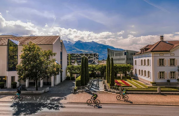 Vaduz Liechtenstein Maio 2017 Dia Ensolarado Uma Bela Cidade Entre — Fotografia de Stock