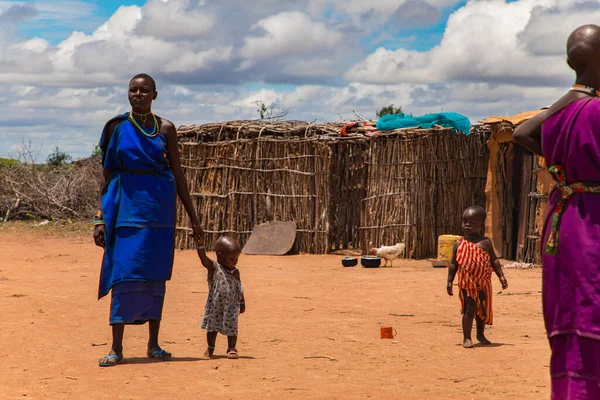 Diani Mombasa Outubro 2019 África Quênia Maasai Mulheres Com Crianças — Fotografia de Stock