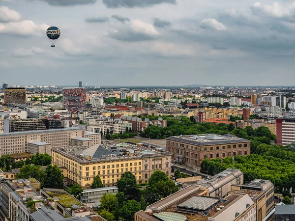 2021年6月15日于德国柏林 柏林市中心天际线的空中景观 — 图库照片