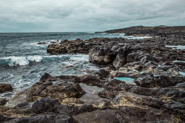 Fırtına Sırasında Mavi Bir Okyanusa Düşen Bir Dalganın Güzel Hava — Stok fotoğraf
