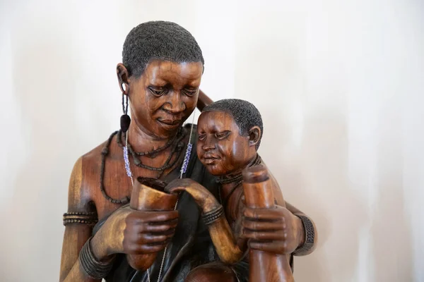 Arusha Tanzania Afryka Lutego 2022 Plemienna Afrykańska Figura Drewnianej Madonny — Zdjęcie stockowe