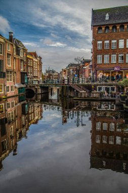 Amsterdam, Hollanda. 03 Ocak 2016. Amsterdam şehri, eski tip binalar ve kanallar