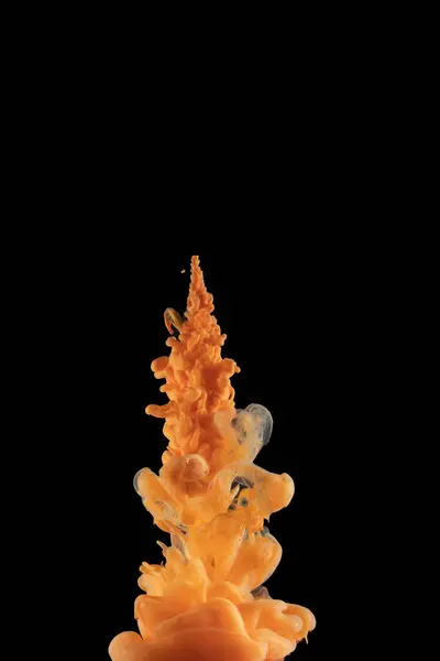 Оранжевые Акриловые Краски Воде Изолированы Абстрактные Яркие Тематические Фото Косметика — стоковое фото