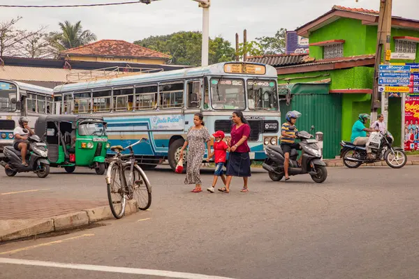 Colombo Sri Lanka Febrero 2023 Ciudad Concurrida Calle Con Gente —  Fotos de Stock