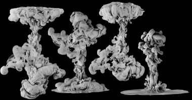 Mürekkep suya düştü ve hareket halindeyken fotoğrafını çekti. Boya fırıl fırıl dönüyor. Siyah arka planda gri ve beyaz bulutlar ve izole boya dumanı.