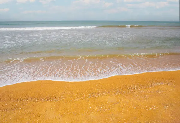 Wunderschöner Ockerfarbener Strand Sri Lanka Menschenleere Küste Des Indischen Ozeans — Stockfoto
