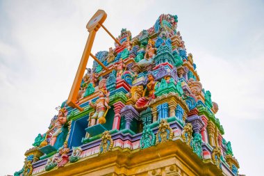 Kuala Lumpur, Malezya. 07.08.2024 şehir ufuk çizgisi günbatımında, Malezya. Büyük modern gökdelenleri olan Asya şehri