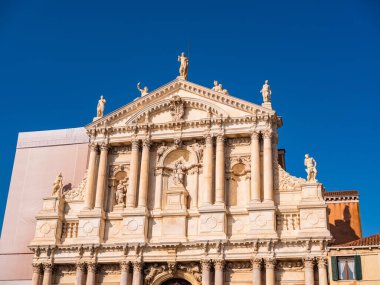 Venedik, İtalya Murano 29.10.2022 Venedik 'in dışında, turistik olmayan bir yer..