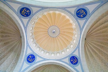 Kuala Lumpur, Malezya. 07.08.2024 ünlü Mescid Wilayah Persekutuan Federal Bölgesi Camii, Müslümanların ibadet ettiği yer.