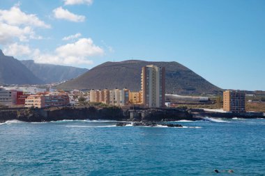 Tenerife, Kanarya Adaları, İspanya Tenerife adasının 19.11.2024 manzarası. Okyanus Koyu.