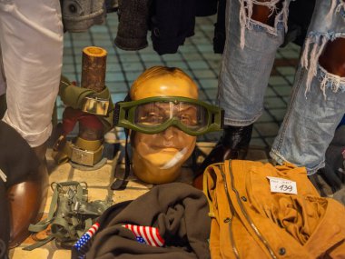 Venedik, İtalya. 28.10.2022 Venedik 'in en popüler turizm merkezi değil. Şehrin varoşlarında. Venedik 'te dükkan penceresi.