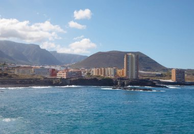Tenerife, Kanarya Adaları, İspanya Tenerife adasının 19.11.2024 manzarası. Okyanus Koyu.