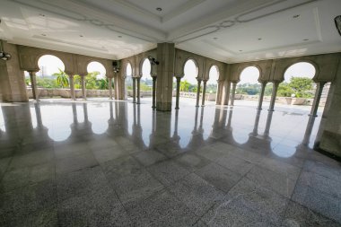 Kuala Lumpur, Malezya. 07.08.2024 ünlü Mescid Wilayah Persekutuan Federal Bölgesi Camii, Müslümanların ibadet ettiği yer.