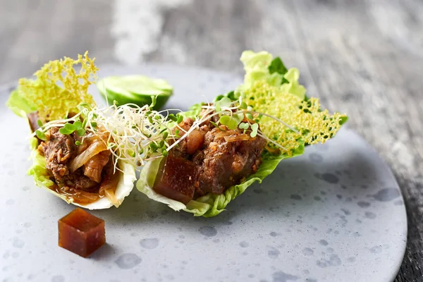 Mooi Smakelijk Eten Een Bord Voortreffelijke Schotel Creatief Restaurant Maaltijd — Stockfoto