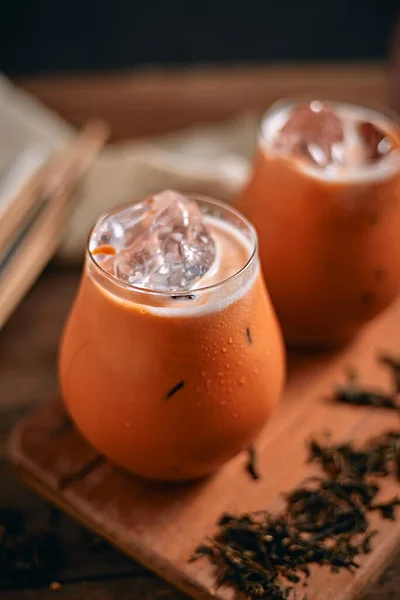 Chá Leite Tailandês Gelado Vidro Foco Seletivo — Fotografia de Stock