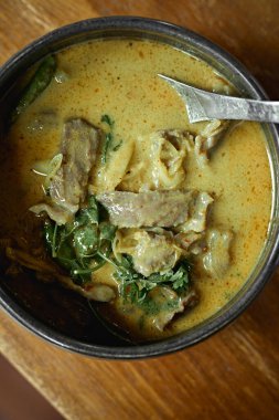 Baharatlı Biftek Körisi, Tayland yemeği.