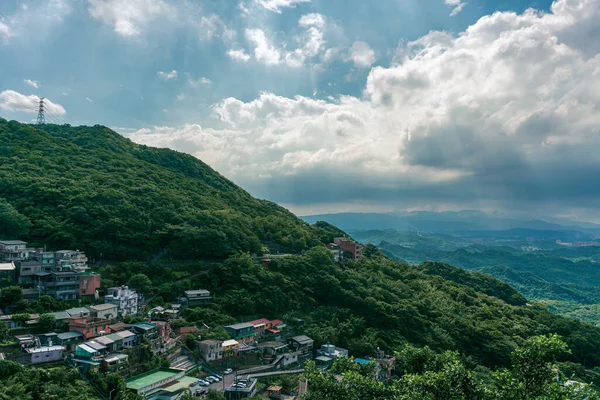 Jiufen köyü, Tayvan 'daki dağda.