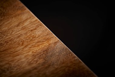 Ayrıntılı ahşap masayı kapat, seçici odak