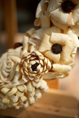 Kurumuş çiçekleri kapat.