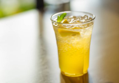 Limonata ile karıştırılmış limonata, Görüntü geri homurdanma