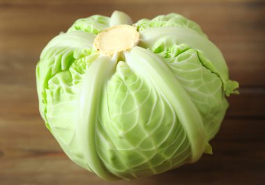 Ahşap üzerine lahanayı kapat, bulanık sırtı